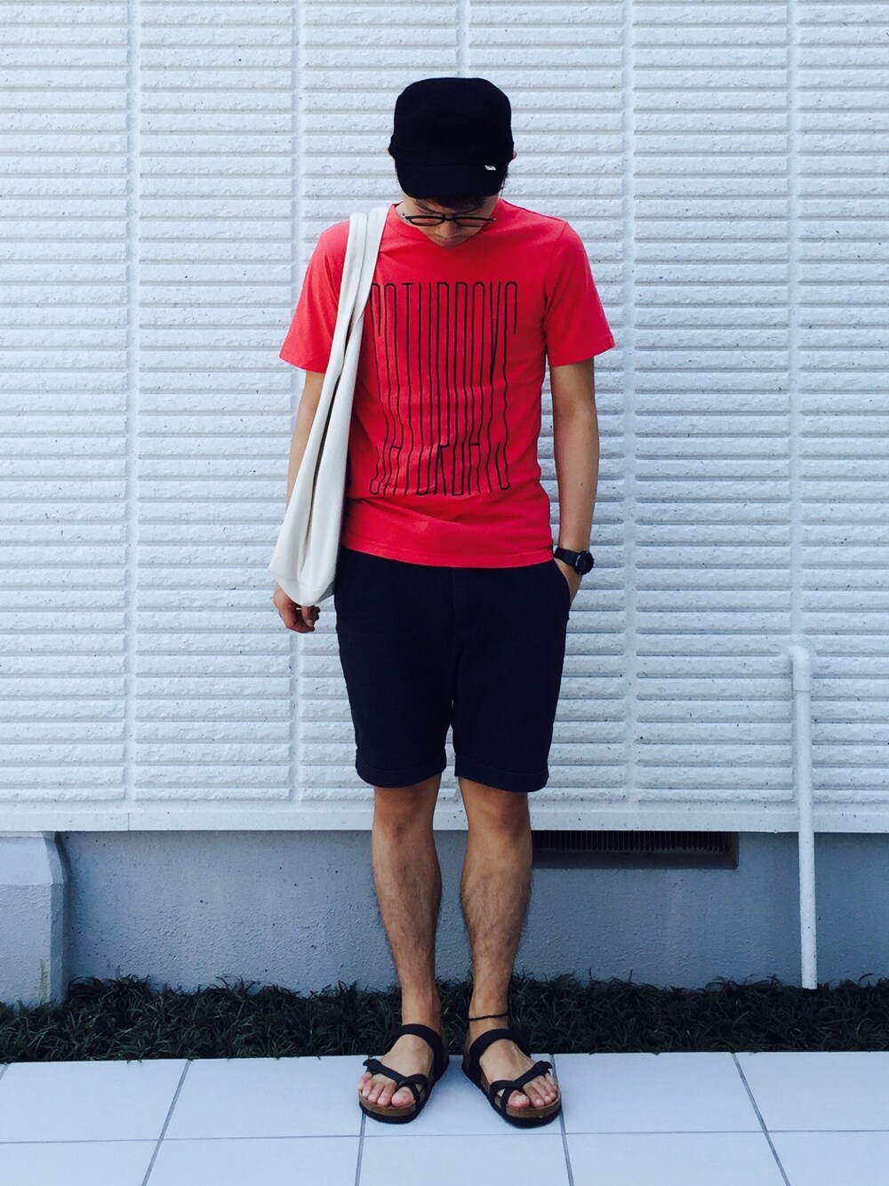 「シンプル、ラフ、ショーツ、Tシャツ、キャップ、めがね、トートバッグ、サンダル、ビルケンシュトック、7月WEAR夏のサンダル祭り」｜「BIRKENSTOCKのBIRKENSTOCK MAYARI / ビルケンシュトック / マヤリ / ビルケン / ビルケン・シュトック　/И（サンダル、ブラック系）」を使った、ひかるさん（メンズ・166cm）の夏コーディネートの1枚目の写真