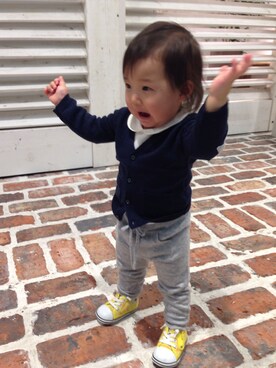 「CONVERSE（コンバース）のアイテム（スニーカー、イエロー系）」を使った、yamaDaさん（レディース・80cm）の冬コーディネート