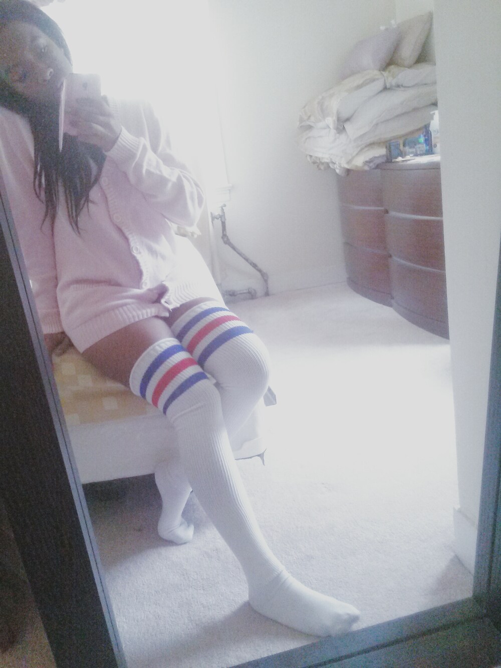 「thigh high、socks、American Apparel、Cute、cardigan、pink、white」｜「American Apparelのアイテム（ソックス/靴下、その他）」を使った、sunnieさん（レディース・165cm）の秋コーディネートの1枚目の写真