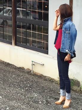 「アイテム（デニムパンツ、レッド系）」を使った、tomoさん（レディース・153cm）の秋コーディネート