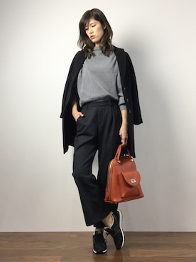 「肩掛け」｜「アイテム（チェスターコート）」を使った、ちゃら(永安いずみ)さん（レディース・173cm）の冬コーディネート