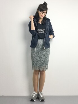 「アイテム（マウンテンパーカー、ブルー系）」を使った、ちゃら(永安いずみ)さん（レディース・173cm）の春コーディネート