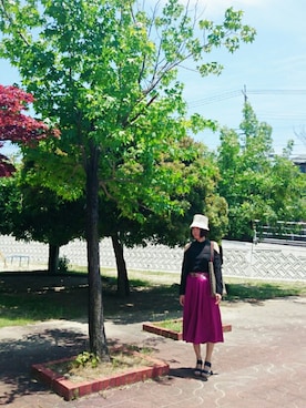 「黒×ピンク」｜「アイテム（帽子）」を使った、なおさん（レディース・164cm）の夏コーディネート