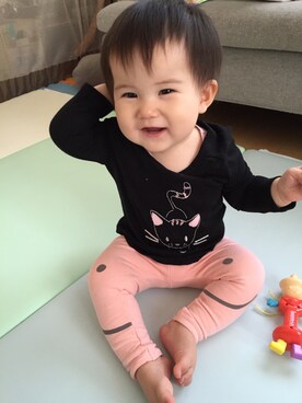 「babyGAP（babyGAP）のアイテム（Tシャツ/カットソー、ブラック系）」を使った、うーさん（キッズ・70cm）の秋コーディネート
