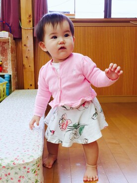 「RALPH LAUREN（ラルフ ローレン）のアイテム（カーディガン/ボレロ、ピンク系）」を使った、うーさん（キッズ・70cm）の秋コーディネート