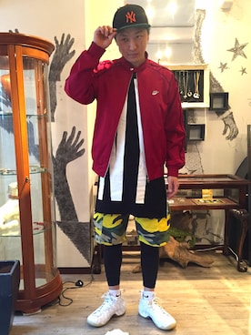 「ホワイトスニーカー」｜「アイテム（ブルゾン）」を使った、youkskmtさん（メンズ・175cm）の春コーディネート