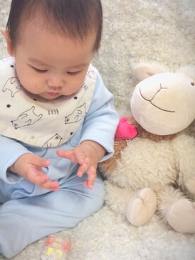 「Carter's（カーターズ）のアイテム（オールインワン・サロペット）」を使った、Yuko Toaさん（キッズ・70cm）の秋コーディネート