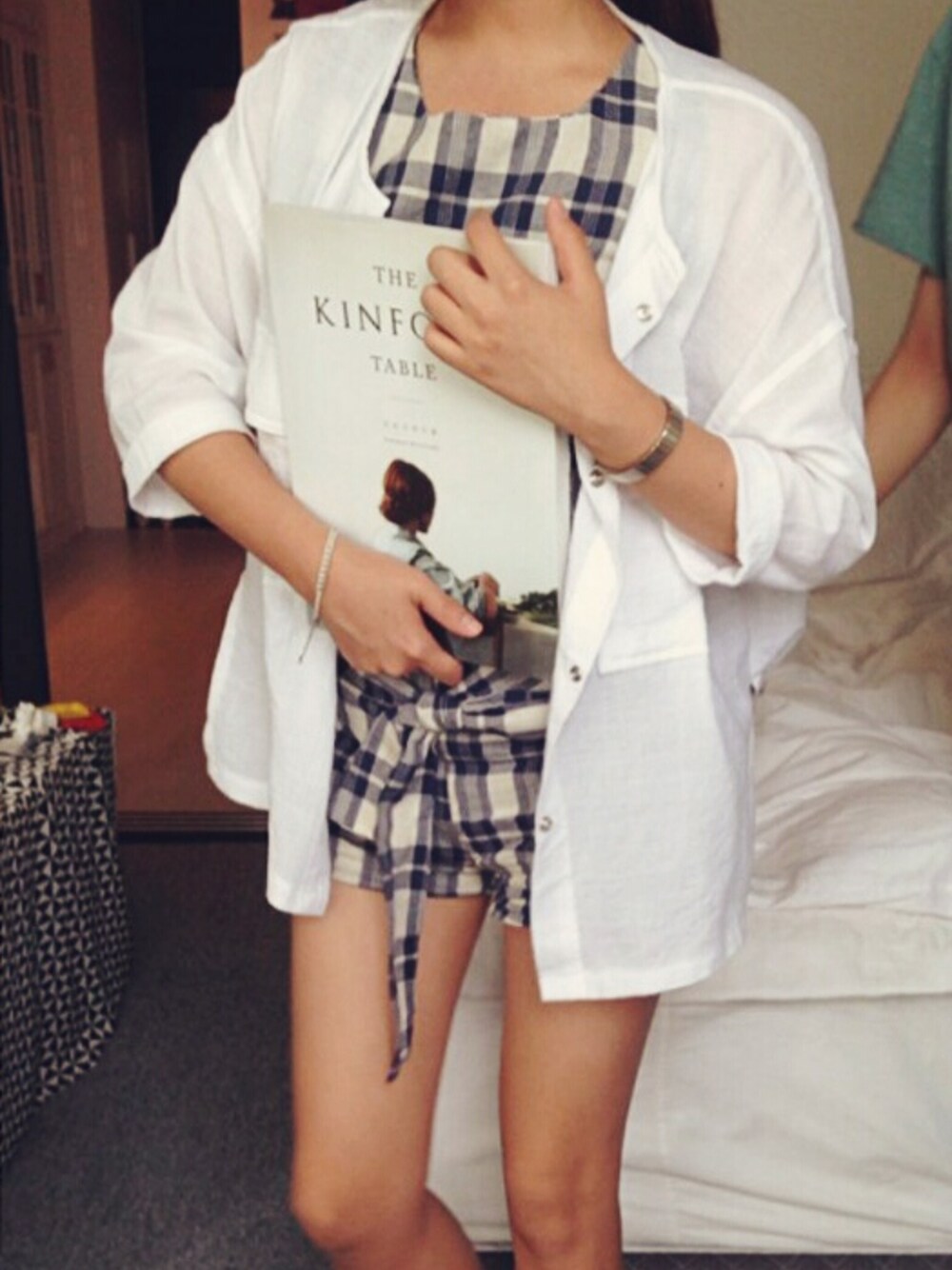 「kinfolk、check、simple、modern、dailylook」｜「Kinfolkのアイテム（本、ホワイト系）」を使った、next_door_neighborさん（レディース・155cm）の秋コーディネートの1枚目の写真