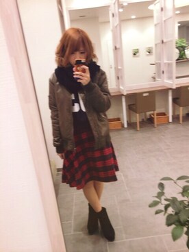 「赤チェック」｜「アイテム（ミリタリージャケット）」を使った、Chisato さん（レディース・160cm）の夏コーディネート