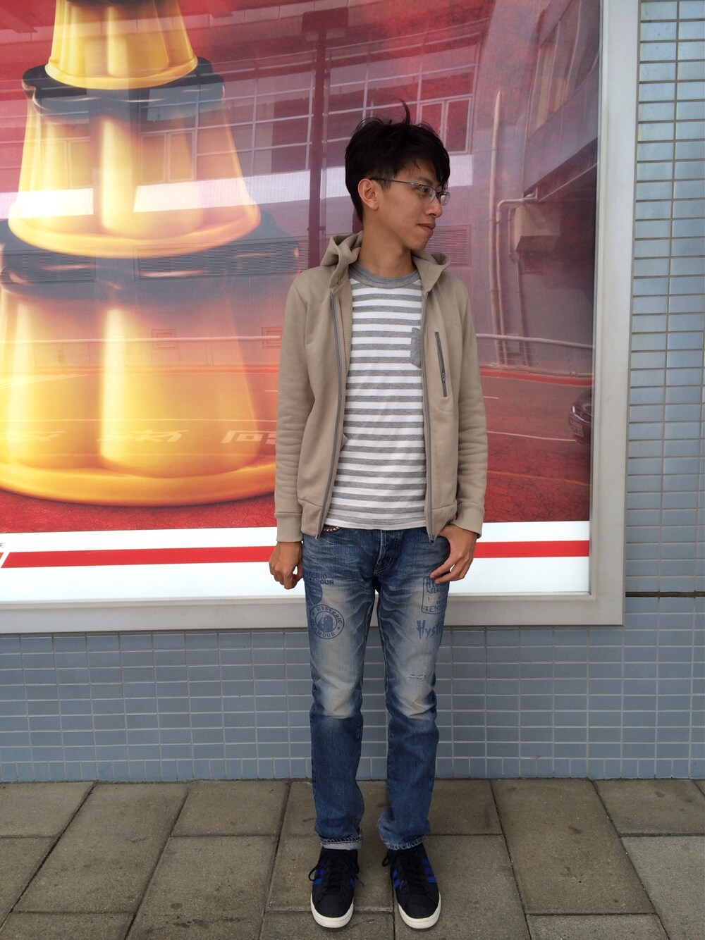「UNIQLOのアイテム（Tシャツ/カットソー、その他）」を使った、TimChenさん（メンズ・173cm）の秋コーディネートの1枚目の写真