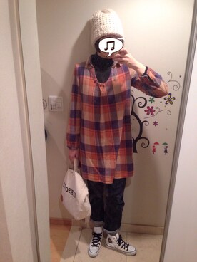 「黒タートルネック」｜「アイテム（シャツワンピース）」を使った、わんちゃんさん（レディース・168cm）の冬コーディネート