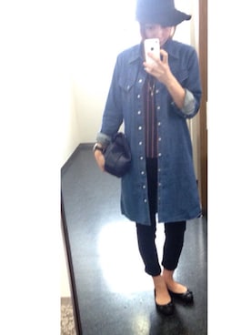 「JIMMY CHOO（ジミーチュウ）のアイテム（バレエシューズ）」を使った、Kaoriさん（レディース・163cm）の秋コーディネート
