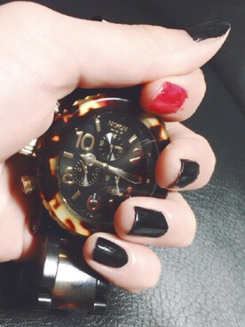 「NIXON（ニクソン）のアイテム（アナログ腕時計、ブラウン系）」を使った、🚺            8  7さん（レディース・163cm）の冬コーディネート