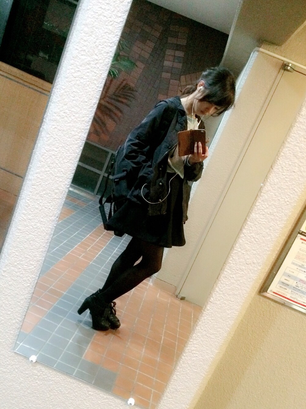 「黒、スカート、黒リュック、EMODA、GU、Heather」｜「EMODAのWタックワイドSK（スカート、ブラック系）」を使った、ponmakoさん（レディース・160cm）の春コーディネートの1枚目の写真
