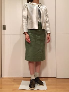 「カーキスカート」｜「アイテム（ノーカラージャケット）」を使った、yumiさん（レディース・154cm）の夏コーディネート