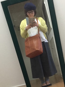 「アイテム（ハンチング/ベレー帽、ブルー系）」を使った、綾華さん（レディース・150cm）の秋コーディネート