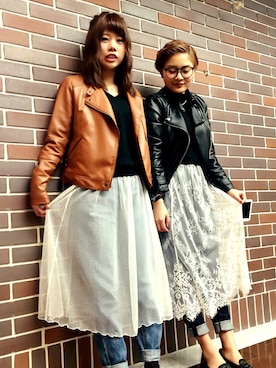 「お揃い」｜「アイテム（ライダースジャケット）」を使った、ともみいさん（レディース・158cm）の春コーディネート
