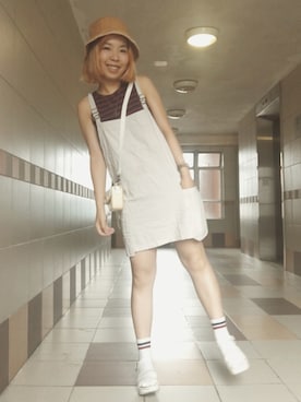「帽子」｜「アイテム（クラッチバッグ）」を使った、iさん（レディース・157cm）の夏コーディネート