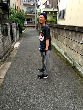 「アイテム（ボディバッグ/ウエストポーチ、ブルー系）」を使った、RRさん（メンズ・170cm）の夏コーディネート