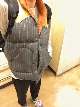 「アイテム（ダウンベスト、ブラウン系）」を使った、yusukeさん（メンズ・178cm）の秋コーディネート