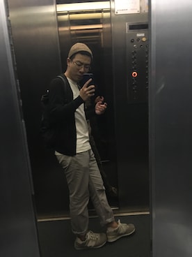 「asos（エイソス）のアイテム（ニットキャップ/ビーニー、ベージュ系）」を使った、eric4263さん（メンズ・170cm）の冬コーディネート