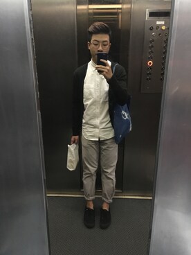 「UNIQLO（ユニクロ）のMEN フランネルシャツ（無地・ボタンダウンカラー・長袖）（シャツ/ブラウス、ホワイト系）」を使った、eric4263さん（メンズ・170cm）の冬コーディネート
