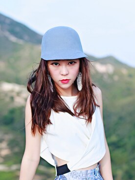 「thailandのアイテム（ベスト、ホワイト系）」を使った、米米さんの秋コーディネート