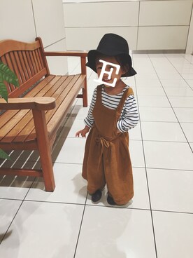 「サイドゴアブーツ」｜「アイテム（サロペット/オーバーオール）」を使った、Leeさん（キッズ・90cm）の秋コーディネート