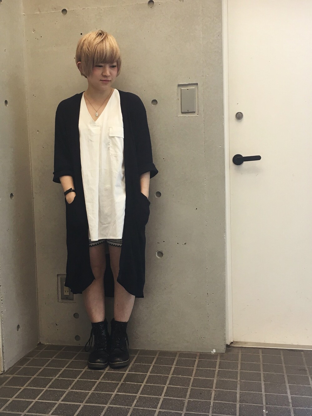 「ジーナシス、JEANASiS、カーディガン、白」｜「JEANASISのアイテム（カーディガン/ボレロ、ブルー系）」を使った、MANAさん（レディース・152cm）の春コーディネートの1枚目の写真