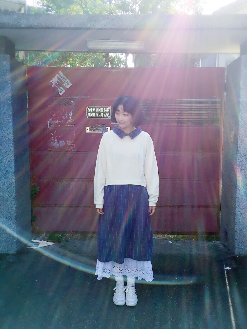 「working style、Sunnyday」｜「sadonsiriusのアイテム（ワンピース、ベージュ系）」を使った、山東さん（レディース・156cm）の冬コーディネートの1枚目の写真
