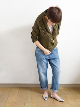 「シルバーシューズ」｜「アイテム（ライダースジャケット）」を使った、UNIさん（レディース・157cm）の春コーディネート