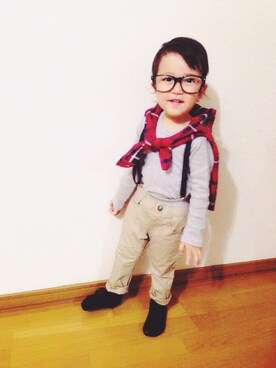 「usedのアイテム（シャツ/ブラウス、レッド系）」を使った、YUUUUUTさん（キッズ・130cm）の秋コーディネート