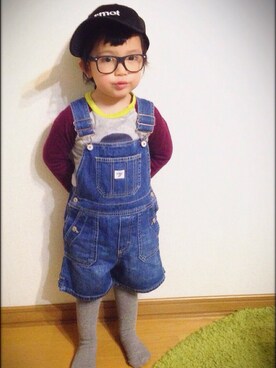 「GAP（ギャップ）のアイテム（Tシャツ/カットソー、レッド系）」を使った、YUUUUUTさん（キッズ・130cm）の冬コーディネート