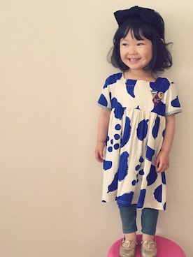 「リボンヘアバンド」｜「アイテム（パンツ）」を使った、RIKOさん（キッズ・90cm）の春コーディネート
