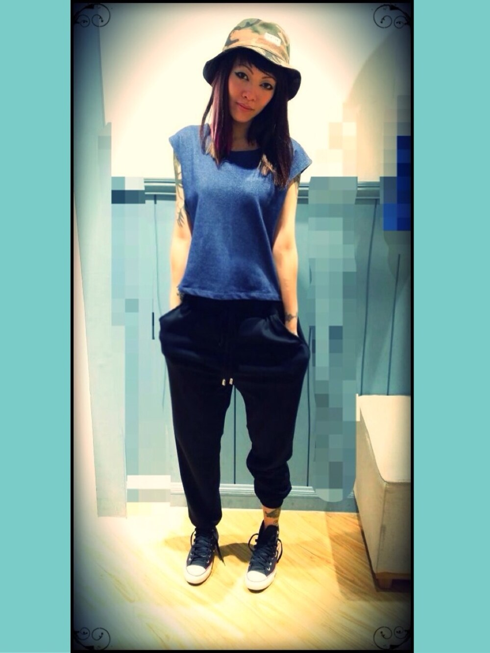 「LOWRYS FARM、RAGEBLUE」｜「LOWRYS FARMのアイテム（Tシャツ/カットソー、ブルー系）」を使った、Vampy Sereneさん（レディース・168cm）の秋コーディネートの1枚目の写真
