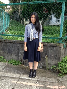 「UNIQLO（ユニクロ）のアイテム（シャツ/ブラウス、ブルー系）」を使った、annie安庭さん（レディース・163cm）の秋コーディネート