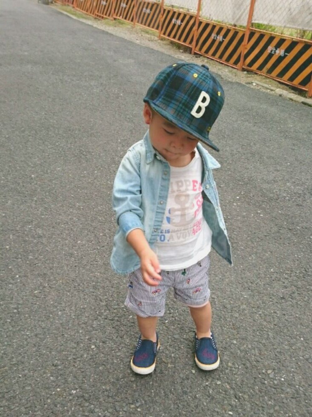 「男の子、シンプル、おでかけ、2歳」｜「F.O.KIDSのアイテム（その他パンツ、ブルー系）」を使った、k♡tetsuさん（キッズ・90cm）の夏コーディネートの1枚目の写真