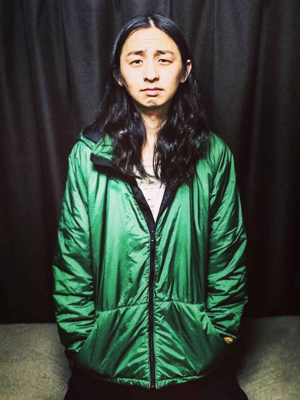「ナイロンパーカー、マウンテンパーカー、ロン毛」｜「GOLITEのnylon parka（マウンテンパーカー、グリーン系）」を使った、ゆうぞー▼▲▼▲さん（メンズ・175cm）の冬コーディネートの1枚目の写真