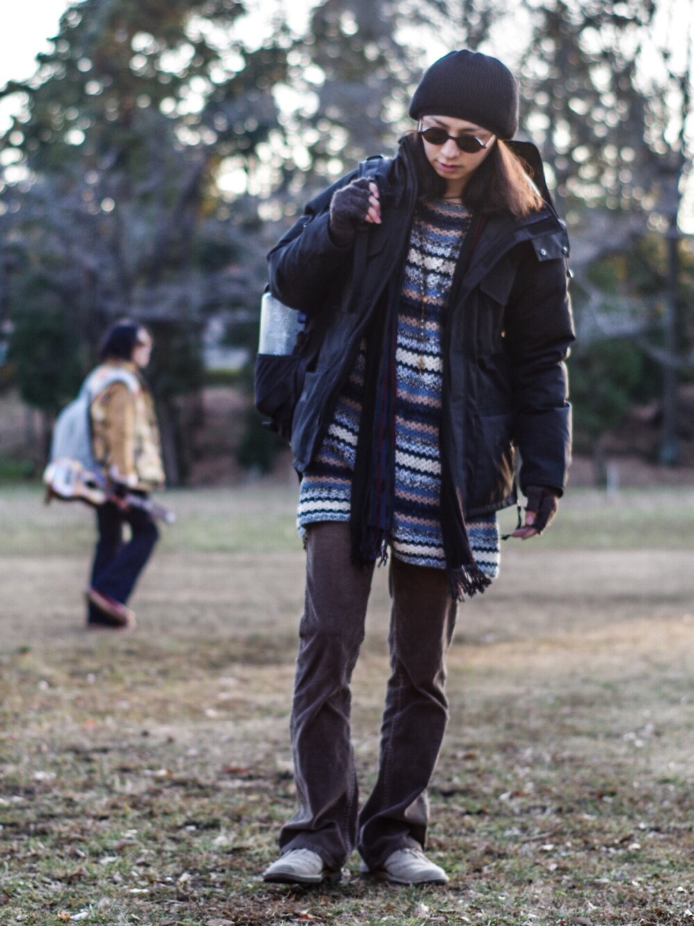 「怪しめコーデ、70s、ロングニット、丸サングラス、黒のニットキャップ、ベルボトム、CANADA GOOSE、clarks、コーデュロイパンツ、Levi's」｜「▼▲▼▲のタケダ苦い珈琲★★★（その他、その他）」を使った、ゆうぞー▼▲▼▲さん（メンズ・175cm）の冬コーディネートの1枚目の写真