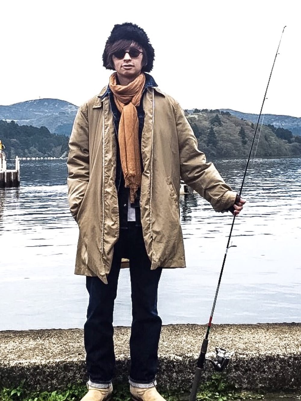 COMME des GARCONS SHIRTのステンカラーコートを使った人気