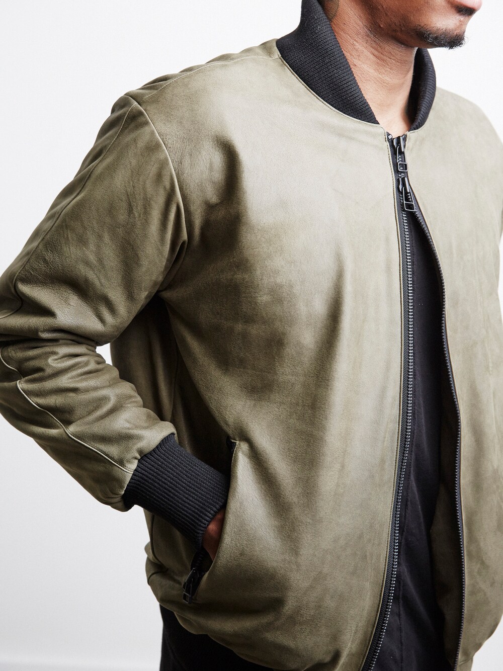 「Daniel PatrickのHero Bomber - Leather（その他アウター、その他）」を使った、DANIELPATRICKさん（メンズ・178cm）の冬コーディネートの1枚目の写真