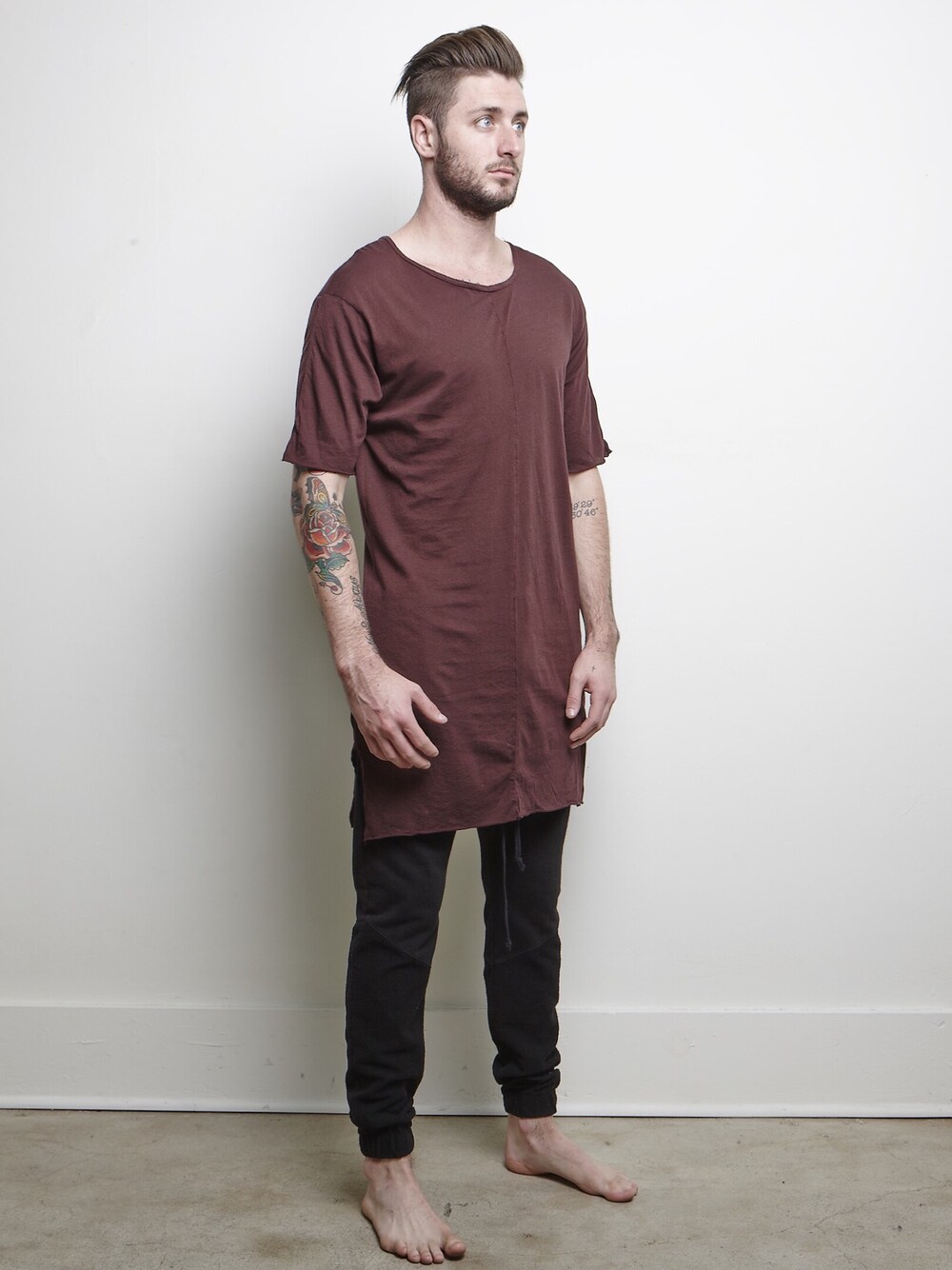 「danielpatrick」｜「Daniel Patrickのアイテム（Tシャツ/カットソー、その他）」を使った、DANIELPATRICKさん（メンズ・178cm）の冬コーディネートの1枚目の写真