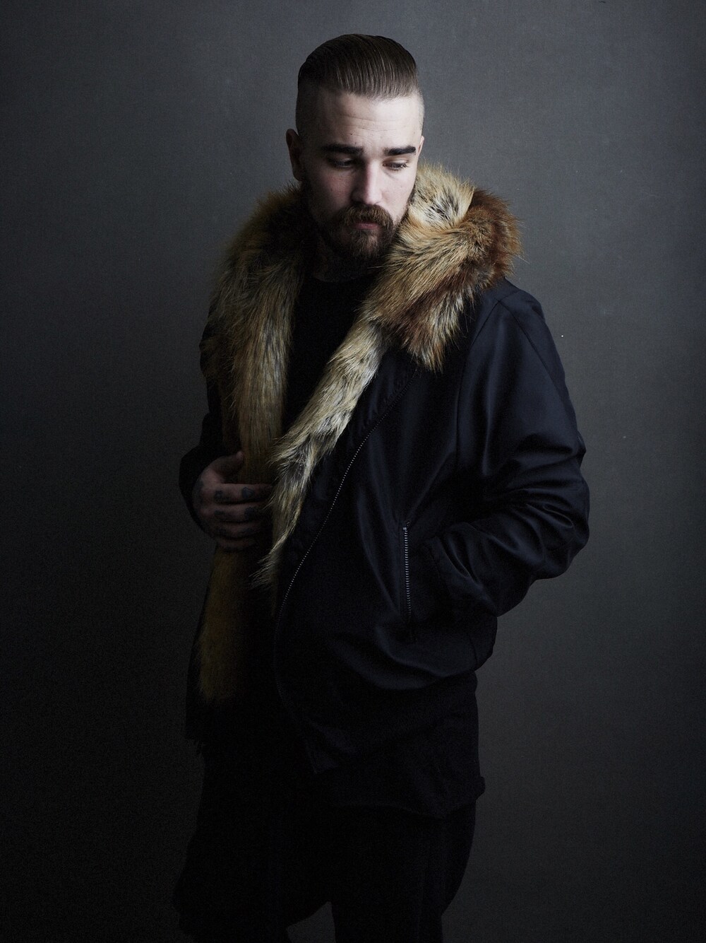 「danielpatrick」｜「Daniel Patrickのアイテム（その他アウター、ブラック系）」を使った、DANIELPATRICKさん（メンズ・183cm）の春コーディネートの1枚目の写真