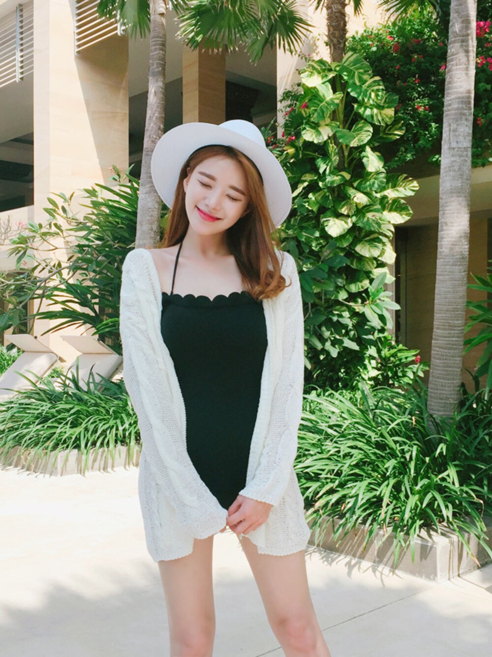 「 カーディガン、 夏、 夏コーデ、バカンス、 大人カジュアル、 韓国ファッション、 フライモデル、FLYMODEL」｜「FLYMODELのツイストパターンシースルーカーディガン（カーディガン/ボレロ、ホワイト系）」を使った、FLYMODELさん（レディース・167cm）の春コーディネートの1枚目の写真