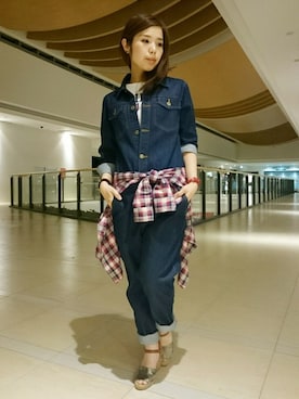 「腰巻きスタイル」｜「アイテム（つなぎ/オールインワン）」を使った、kinukaさん（レディース・157cm）の春コーディネート