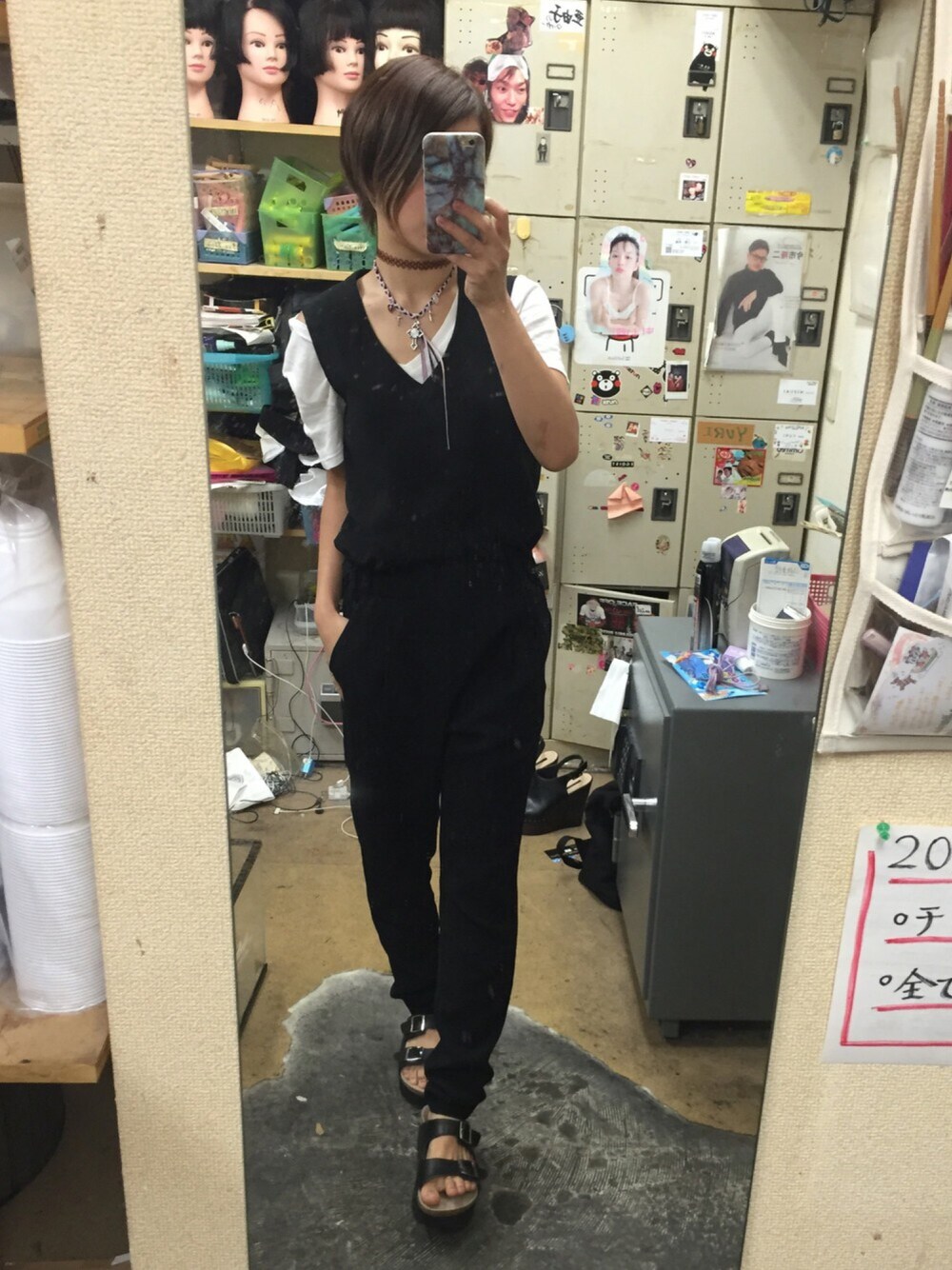 「レーストップス、キャップ、リーボック(Reebok)、ラクチンコーデ、オトナカジュアル、ブラック、オールインワン、黒、ママコーデ、チョーカー」｜「GUのアイテム（サロペット/オーバーオール、ブラック系）」を使った、Yuri mom.♡さん（レディース・156cm）の春コーディネートの1枚目の写真