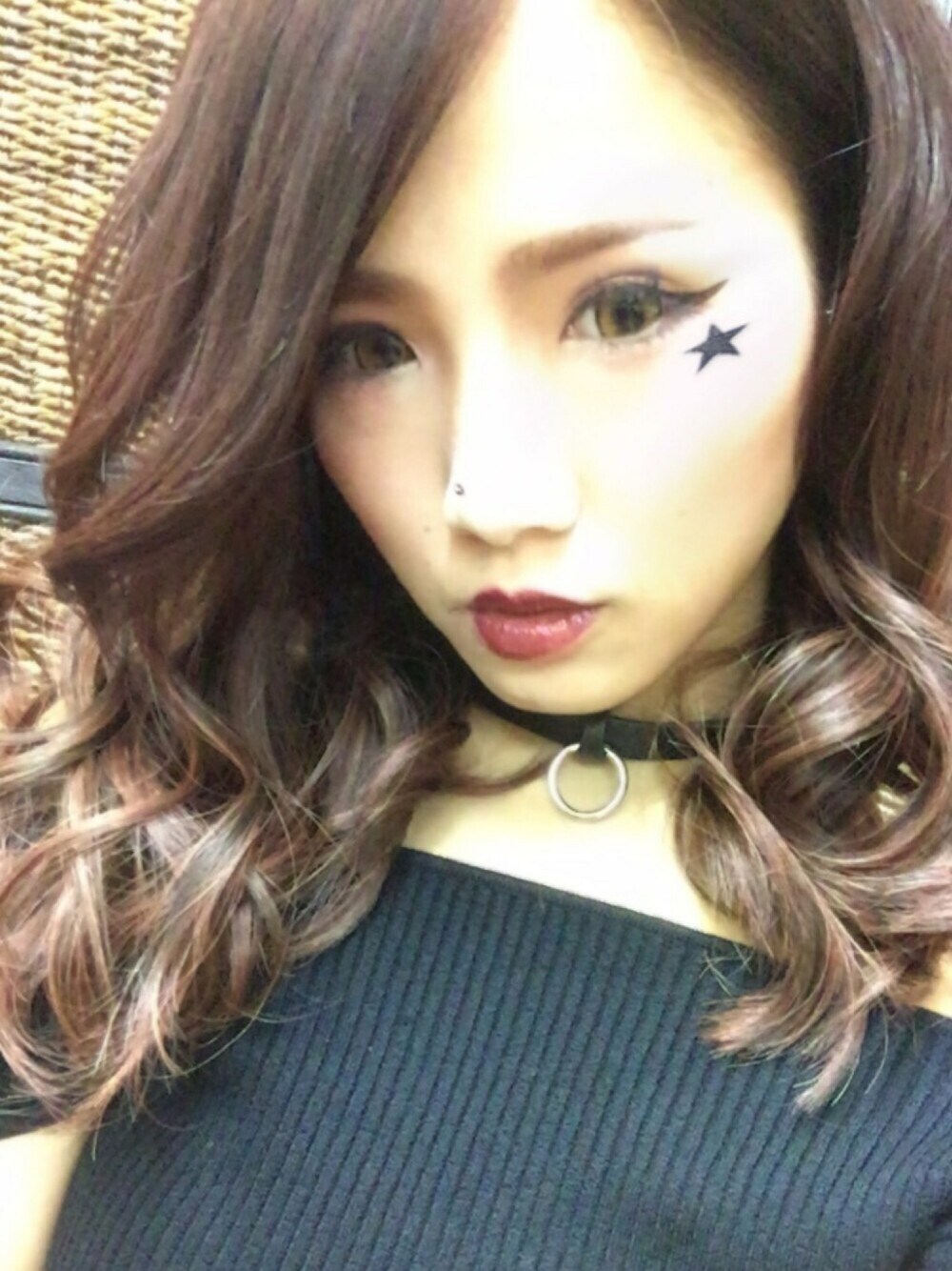 「ベレー帽、アメカジ、ベロア、ラブ＆ピース2016、ママコーデ、ヘアアレンジ、リブハイネック、テラコッタ、スエード、ベロアパンツ」｜「シールエクステBefore✴︎のアイテム（チノパンツ、レッド系）」を使った、Yuri mom.♡さん（レディース・156cm）の秋コーディネートの1枚目の写真