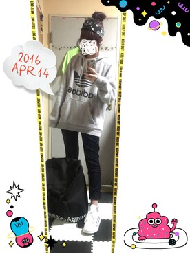 「アディダスオリジナルス」｜「アイテム（ヘアアクセサリー）」を使った、「 ねむる 」さん（レディース・156cm）の春コーディネート