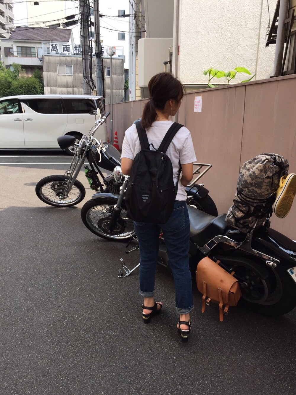 「カジュアル、ゆるコーデ、夏休み、Tシャツ、白Tシャツ」｜「marimekkoのRoadie / METRO（バックパック/リュック、ブラック系）」を使った、nanaさん（レディース・158cm）の夏コーディネートの1枚目の写真