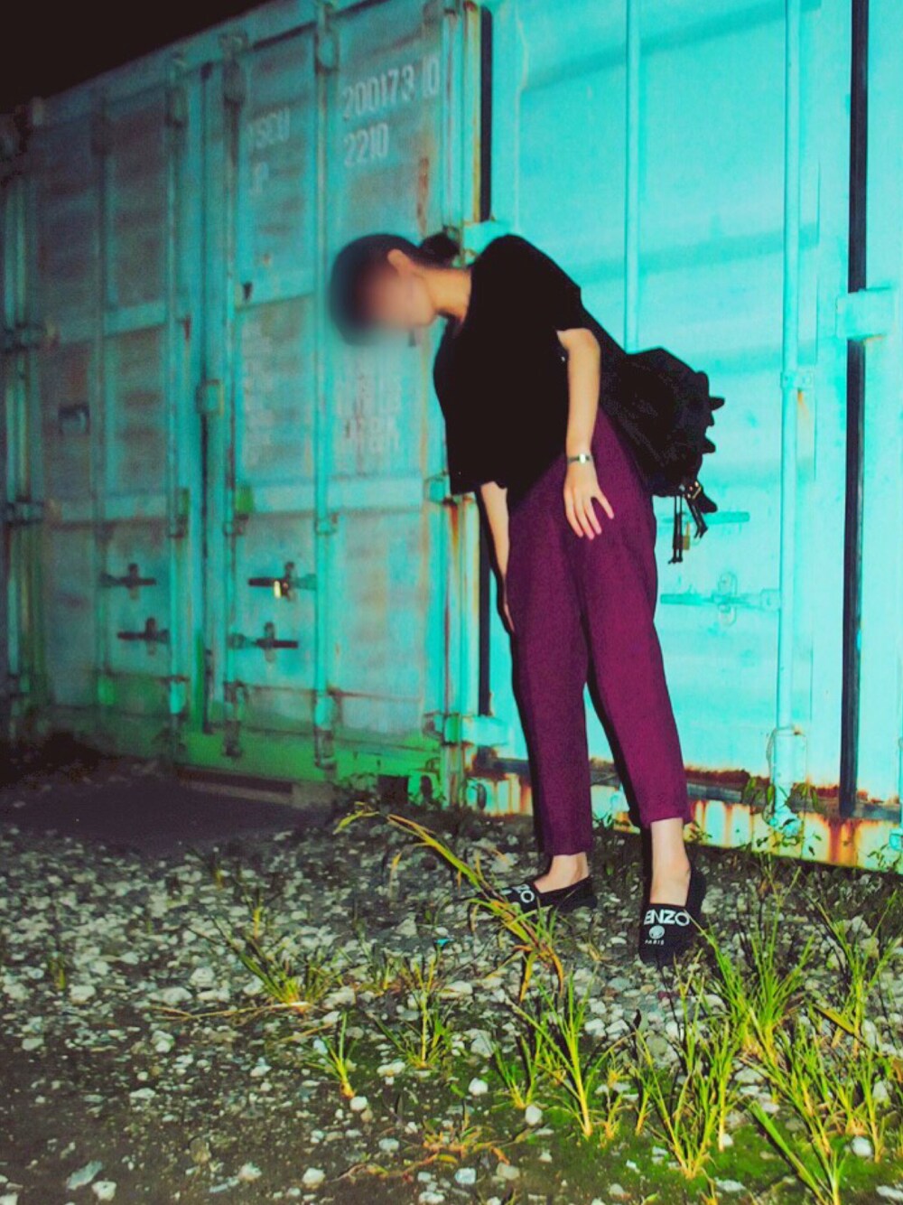 「パンツスタイル、シンプルコーデ、黒」｜「KENZOのKENZO Espa Black（その他シューズ、ブラック系）」を使った、itoさん（レディース・175cm）の夏コーディネートの1枚目の写真